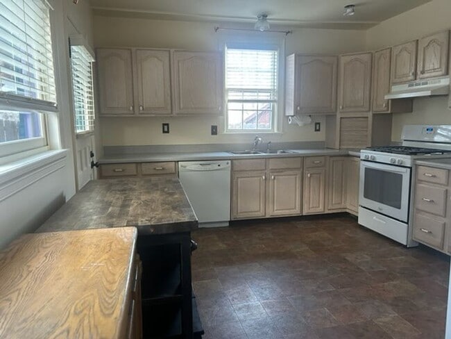 Photo - Historic 3-bedroom, 1-bath home in Downtown Glenwood Springs!