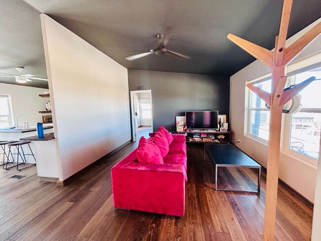 Updated 3 bd, 2 ba on 1.98 Acres with Hot Tub!