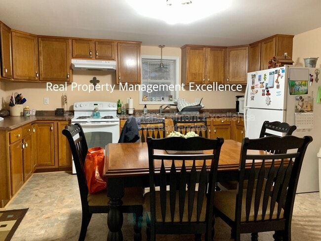 Photo - 629 S Peedin Ave