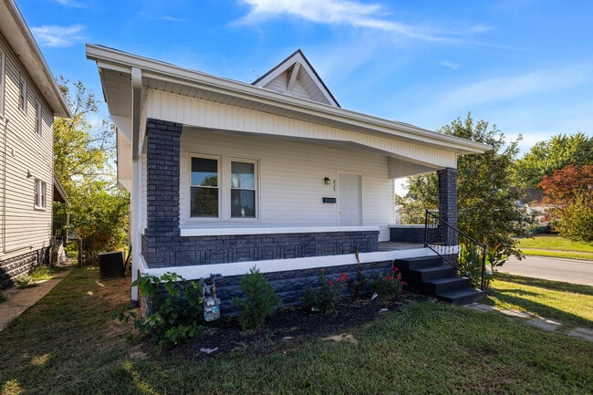 Building Photo - 835 S 38th St