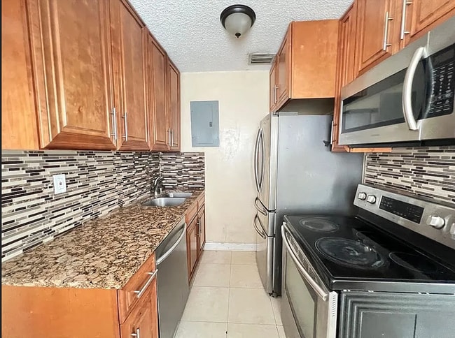 Photo - 920 NW 34th Ter