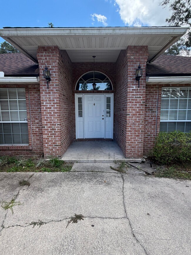 13774 Danforth Dr S