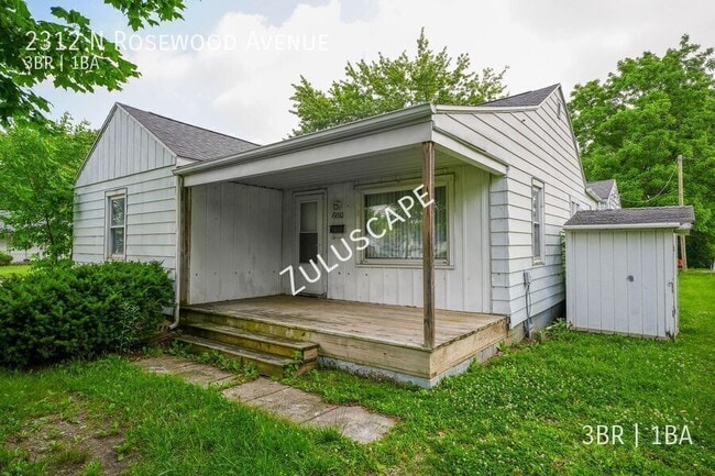 Building Photo - 2312 N Rosewood Ave