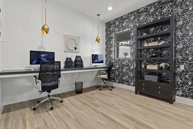 Photo - 12000 S I-35 Frontage Rd Unit e2