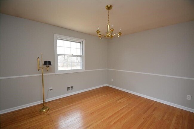 Building Photo - 28 Candlewood Dr