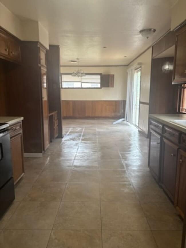 Photo - 5866 Kinder Dr