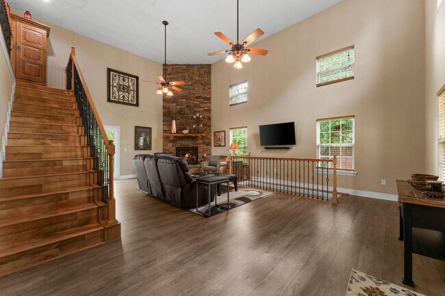 Photo - 721 Shore Rd