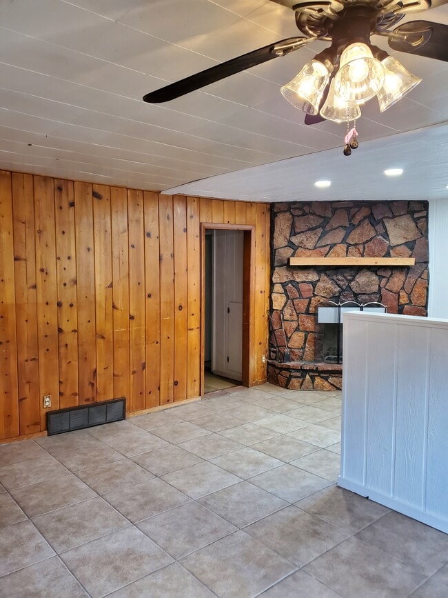 Photo - 10370 Ute Pass Ave Unit 1