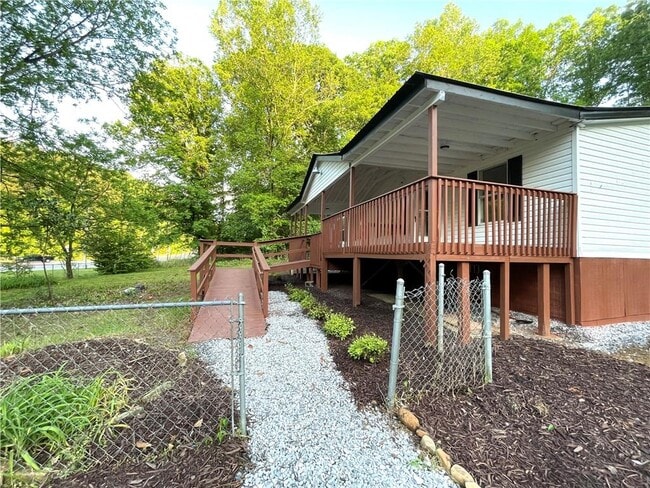 Photo - 19 Dawson Forest Rd W