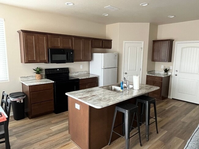 Photo - 1724 Red Sage Wy