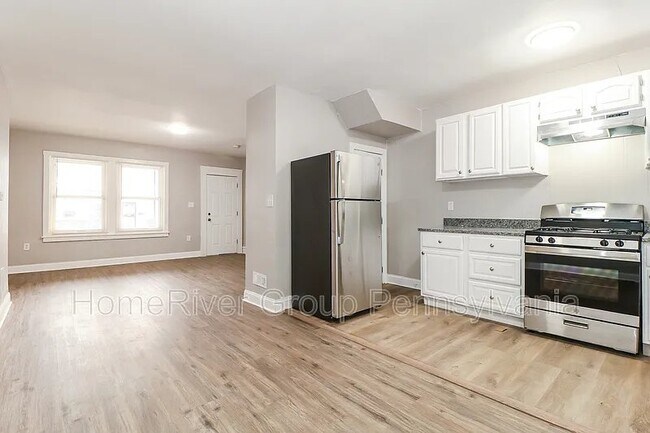 Photo - 2547 S Robinson St