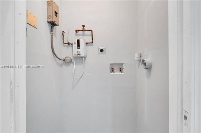 Photo - 2000 NW 27th St Unit 2000 NW 27th St # B
