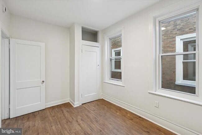 Photo - 6020 Catharine St