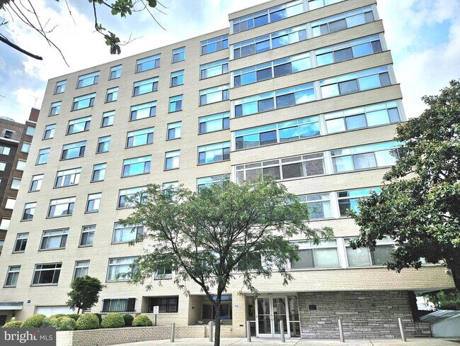 Photo - 2401 H St NW Apartamento Unidad 404