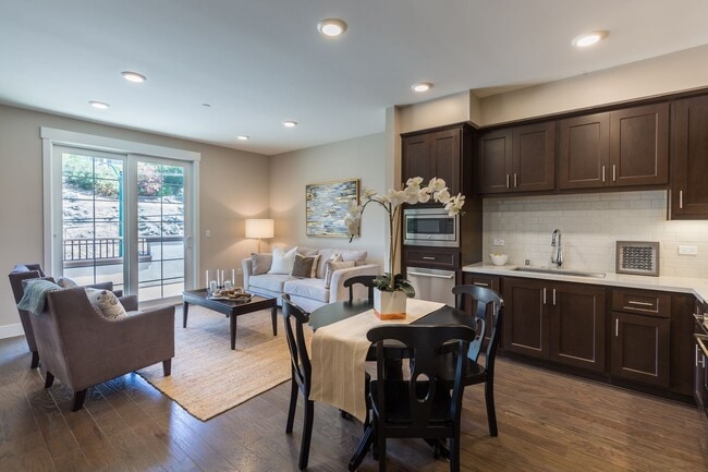 Building Photo - 1281 Homestead Ave Unit 1281 Homestead Ave Apt 2B