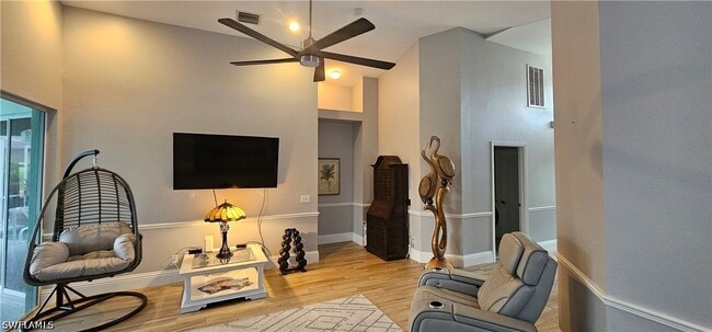 Photo - 520 Crossfield Cir