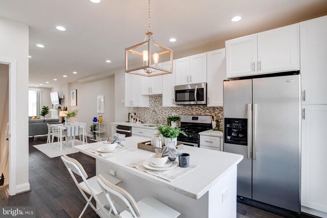 Photo - 442 N Linwood Ave Townhome