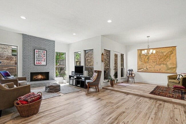 12368 Montego Plaza