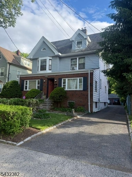 Building Photo - 558 Argyle Ave Unit 2