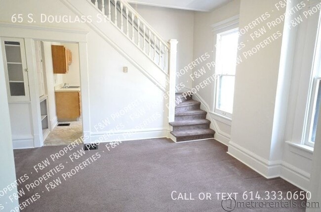 Photo - 65 S Douglass St
