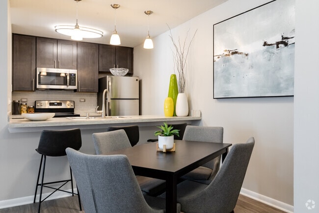 1BR, 1BA - Kitchen/Dining