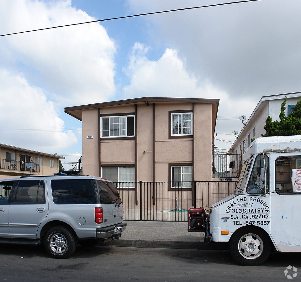 Photo - 2005 W Myrtle St