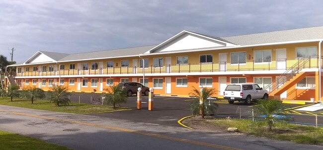 Photo - Palmetto Apartments