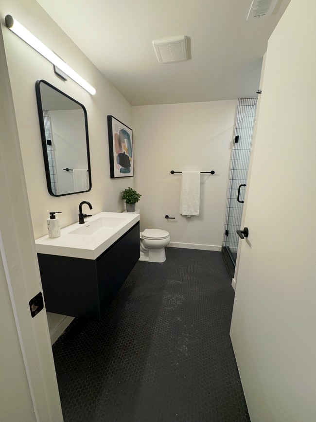 Photo - 1301 Bainbridge St