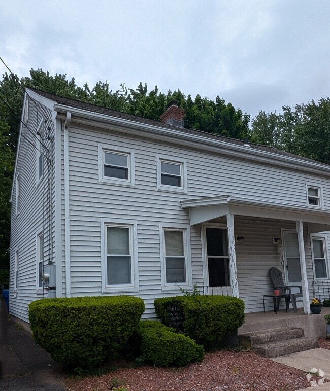 Building Photo - 16 Maple St Rental