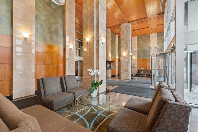 Photo - 1122 N Clark St Unit 904