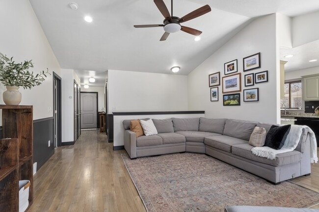 Photo - 1025 N Apple Seed Ln