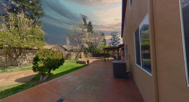 Photo - 1692 Woodhaven Cir
