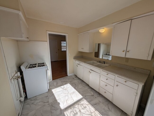 Photo - 2 bed, 1 bath duplex house in Edmond with central heat and air next to UCO campus