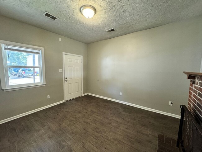 Photo - Remodeled 2 Bedroom Downtown!