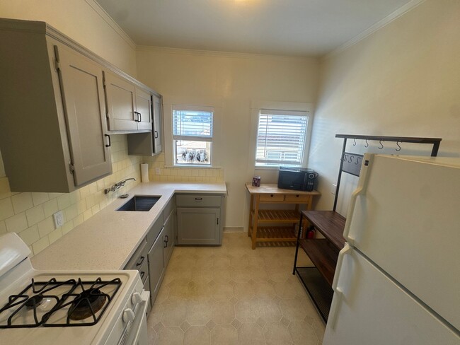 Photo - 1571 Pacific Ave Unit D