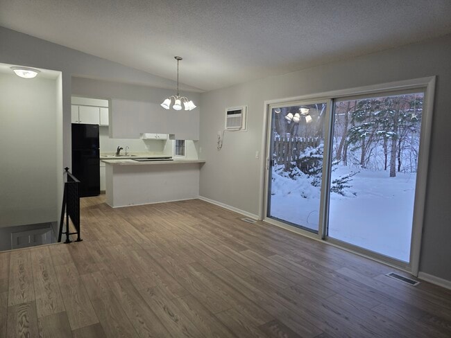 Photo - 5570 Shorewood Ln