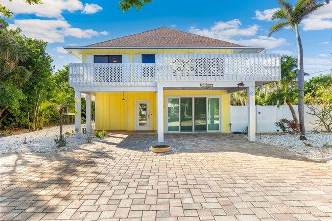 Photo - 200 Pilot St