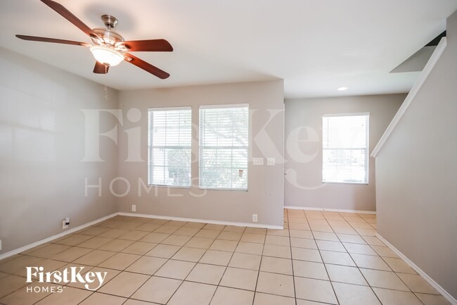Photo - 923 Grand Plains Dr