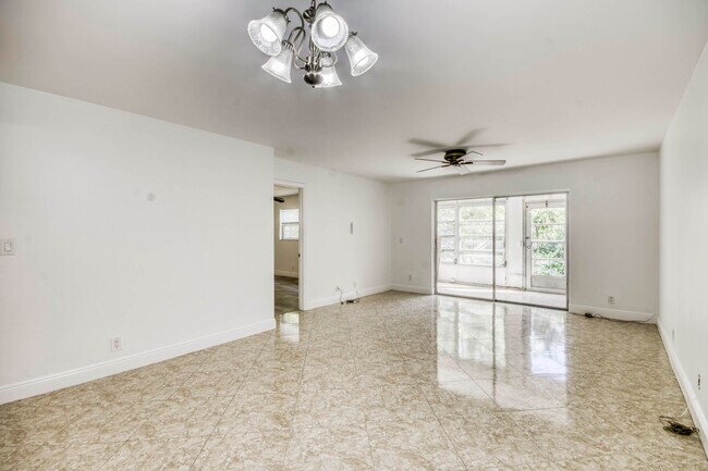 Photo - 9200 SW 3rd St Unit 109