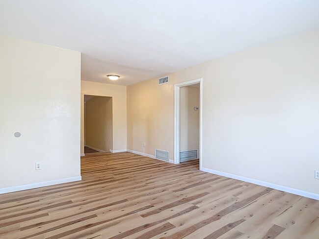 Photo - 1590 Hilldale Rd