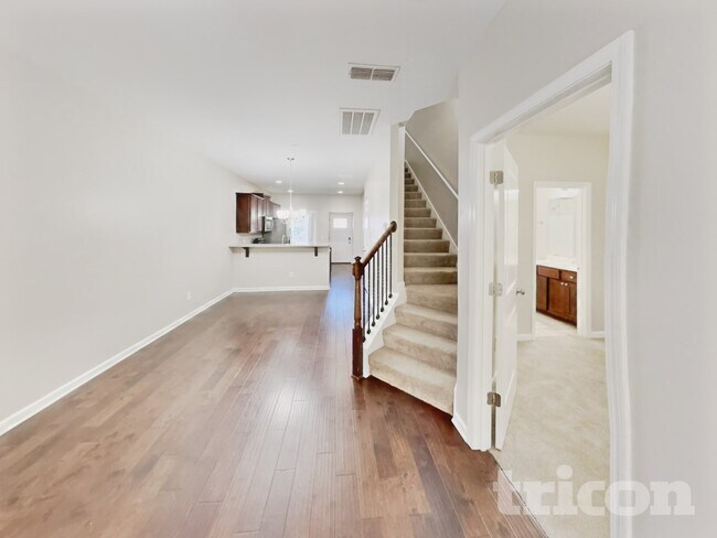 Photo - 133 Hickory Station Ln