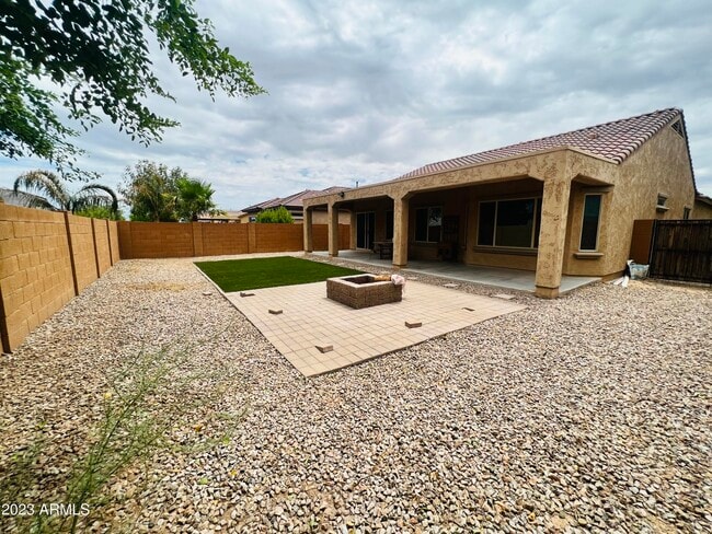 Photo - 25972 W Burnett Rd