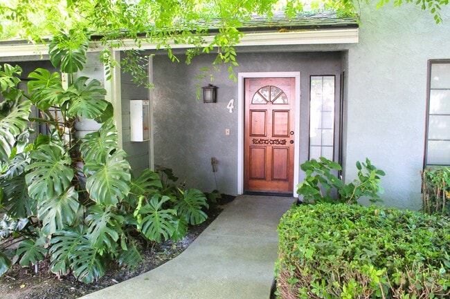 Building Photo - 7330 Stockdale Hwy