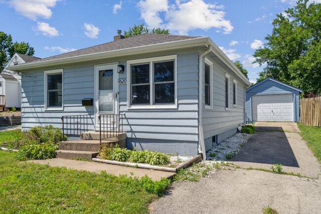 Building Photo - 1620 34th St NE Rental