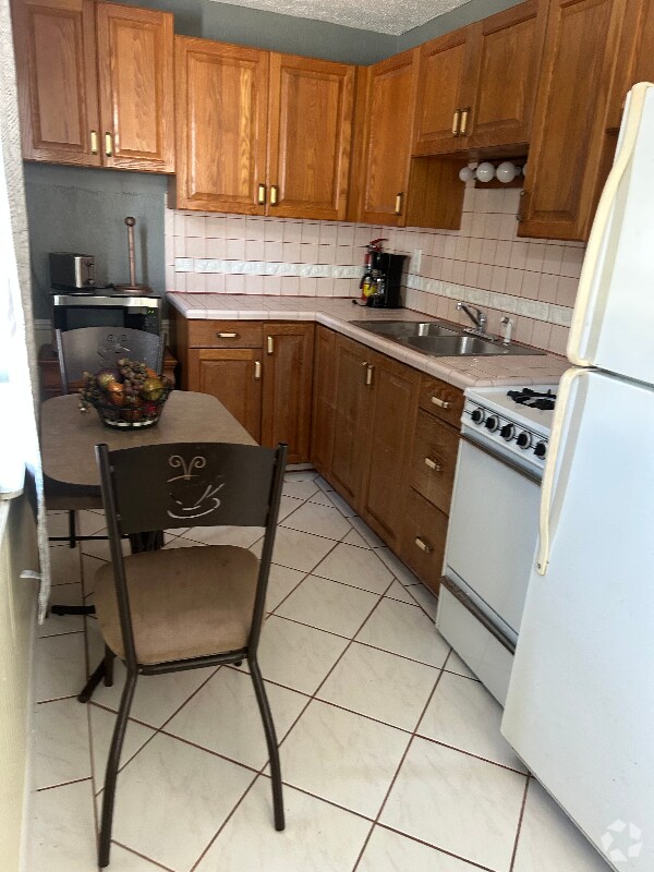 Houses for Rent under 1 000 in - Image 