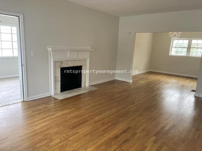 Photo - 1977 N Decatur Rd