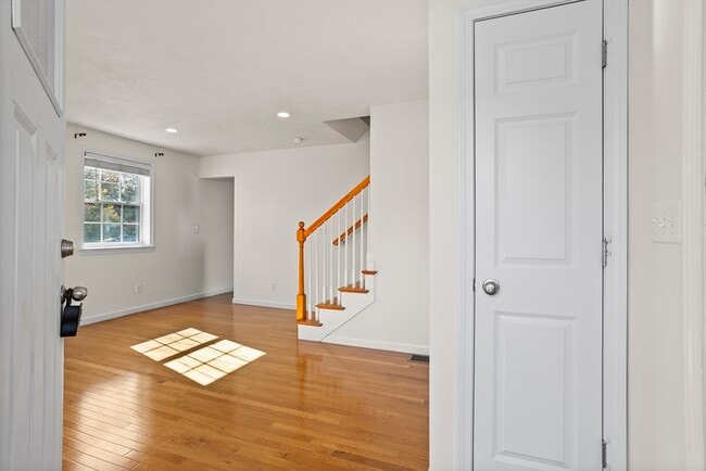 Photo - 4 Boxwood Dr