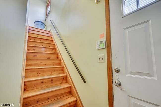 52 Johnson Ave