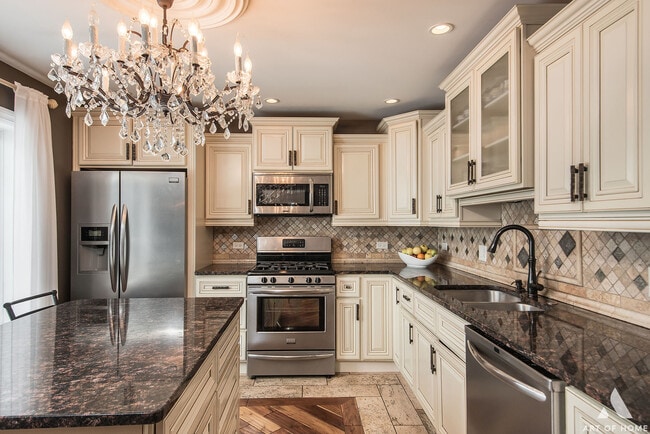 Photo - 7119 Hanover St