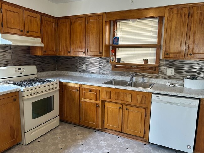Photo - 104 8th St NW Unit 1